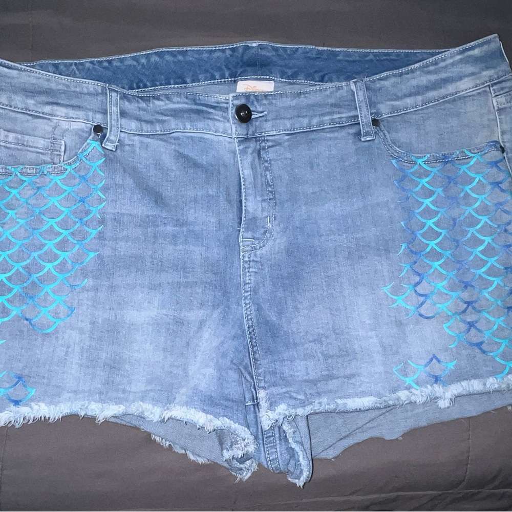 Torrid Her Universe The Little Mermaid Blue Jean Shorts with scale accents